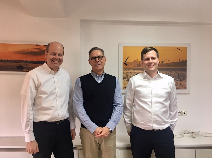 From left to right: Oliver Mathews, the Sales Director of Karl Mayer’s Warp Knitting Business Unit, Roland Kunze, the Managing Director of ERKO, and Bastian Fritsch, a Senior Sales Manager at Karl Mayer, are looking forward to a successful ITM exhibition. © Karl Mayer